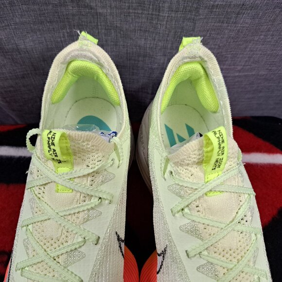 Athletic_Shoes